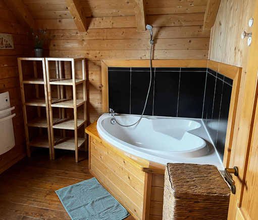 Salle de Bains avec baignoire