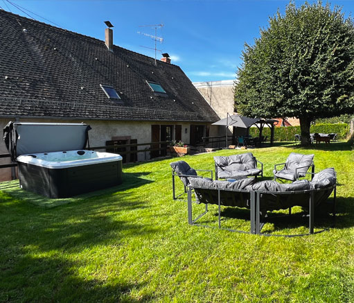 Grande maison avec terrasse