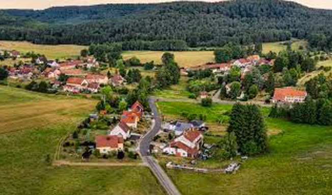 la maison du village